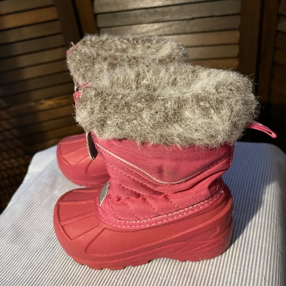 Polaris Pink Snow Boots with Grey Faux Fur - Picture 3 of 11